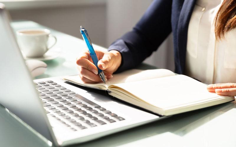 4 Tips Menulis Headline Artikel, Dijamin Viral!