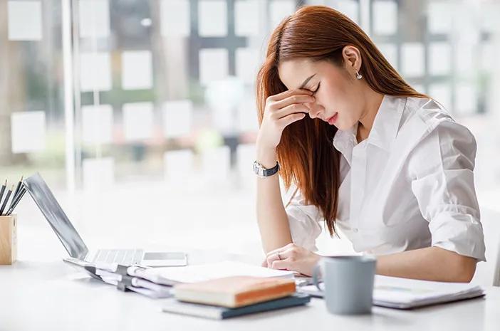 Bekerja Tanpa Kehilangan Diri Sendiri: Panduan Bertahan Secara Mental dan Karier