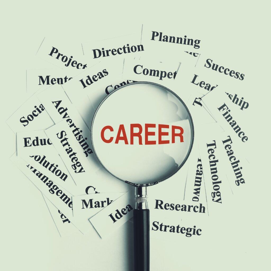 Tidak Harus Tahu Segalanya Sejak Awal: Mitos tentang Karier yang “Harus Jelas”