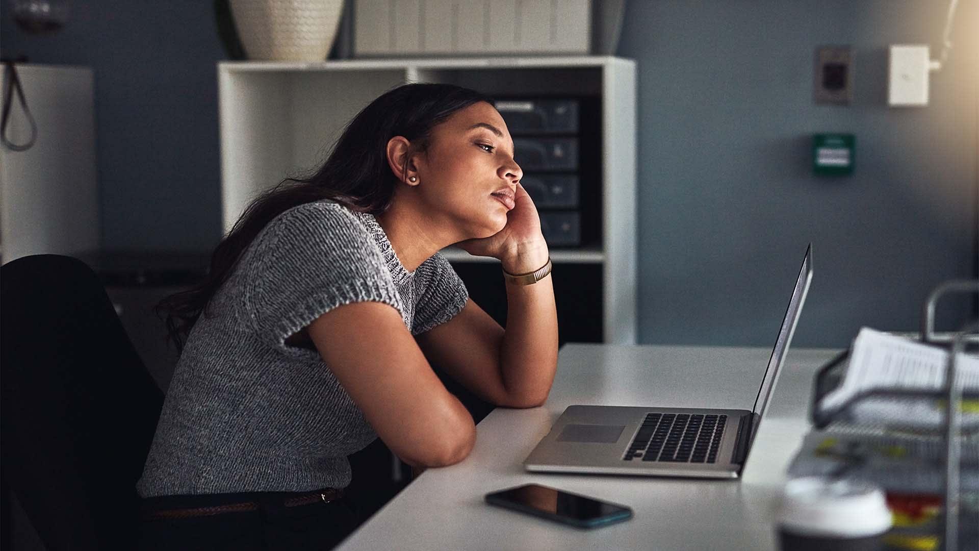 Quiet Quitting atau Self-Preservation? Fenomena Baru di Dunia Kerja