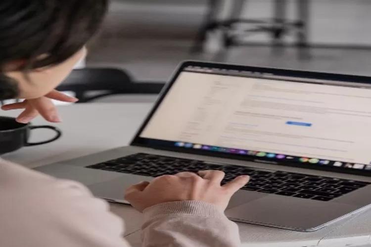Waspadai Job Scam Online: Cara Cerdas Membedakan Lowongan Asli dan Palsu
