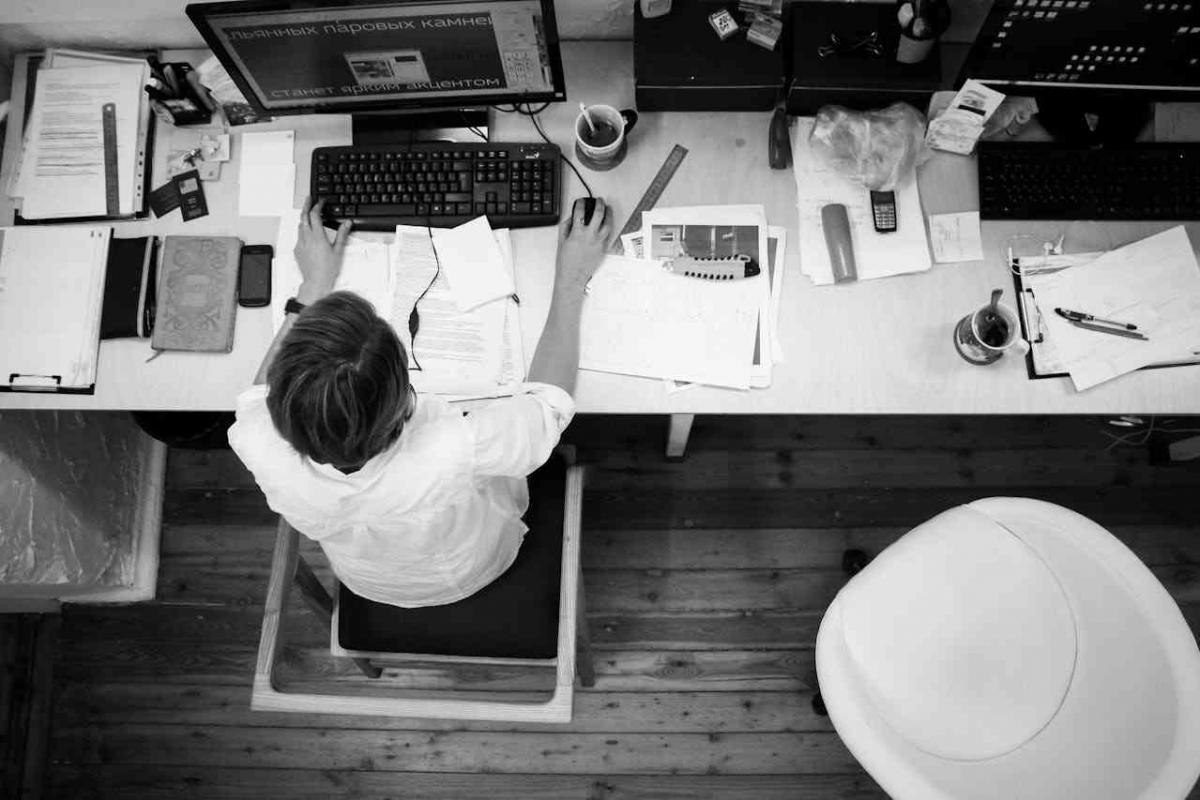 Memahami Dunia Kerja Tanpa Ilusi dan Ekspektasi Berlebihan
